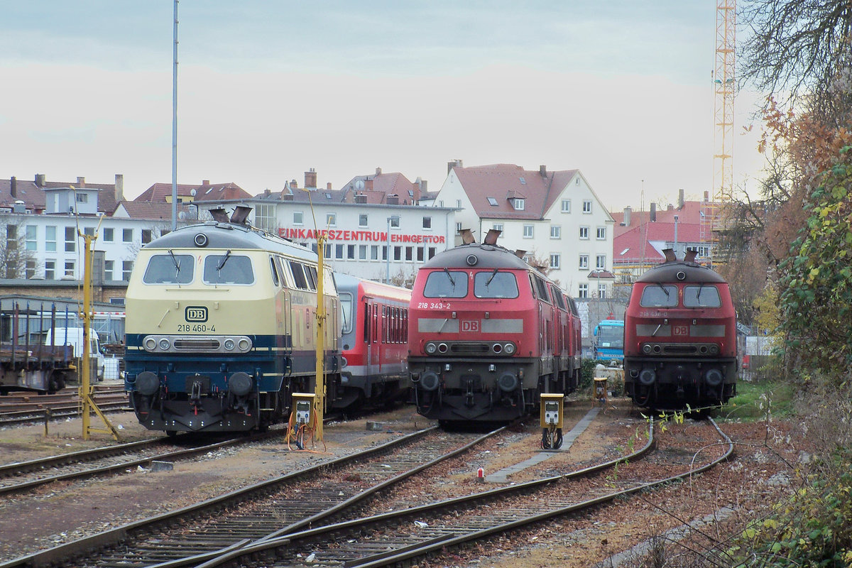 218 460, auch bekannt auch als Conny, war am 24.11.2017 in Ulm neben ihren Schwestern 218 343 und 438 abgestellt.