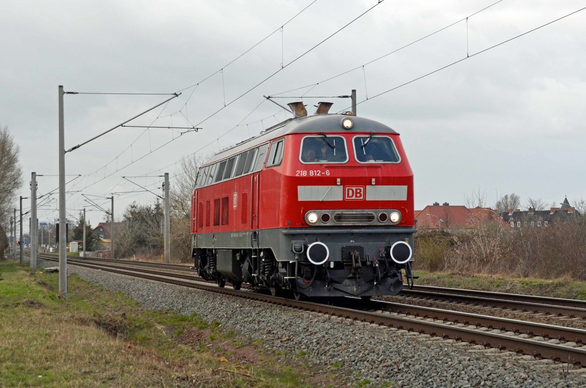 218 812 rollte am 21.03.21 ohne Anhang durch Greppin Richtung Bitterfeld. Gruß ans Personal!