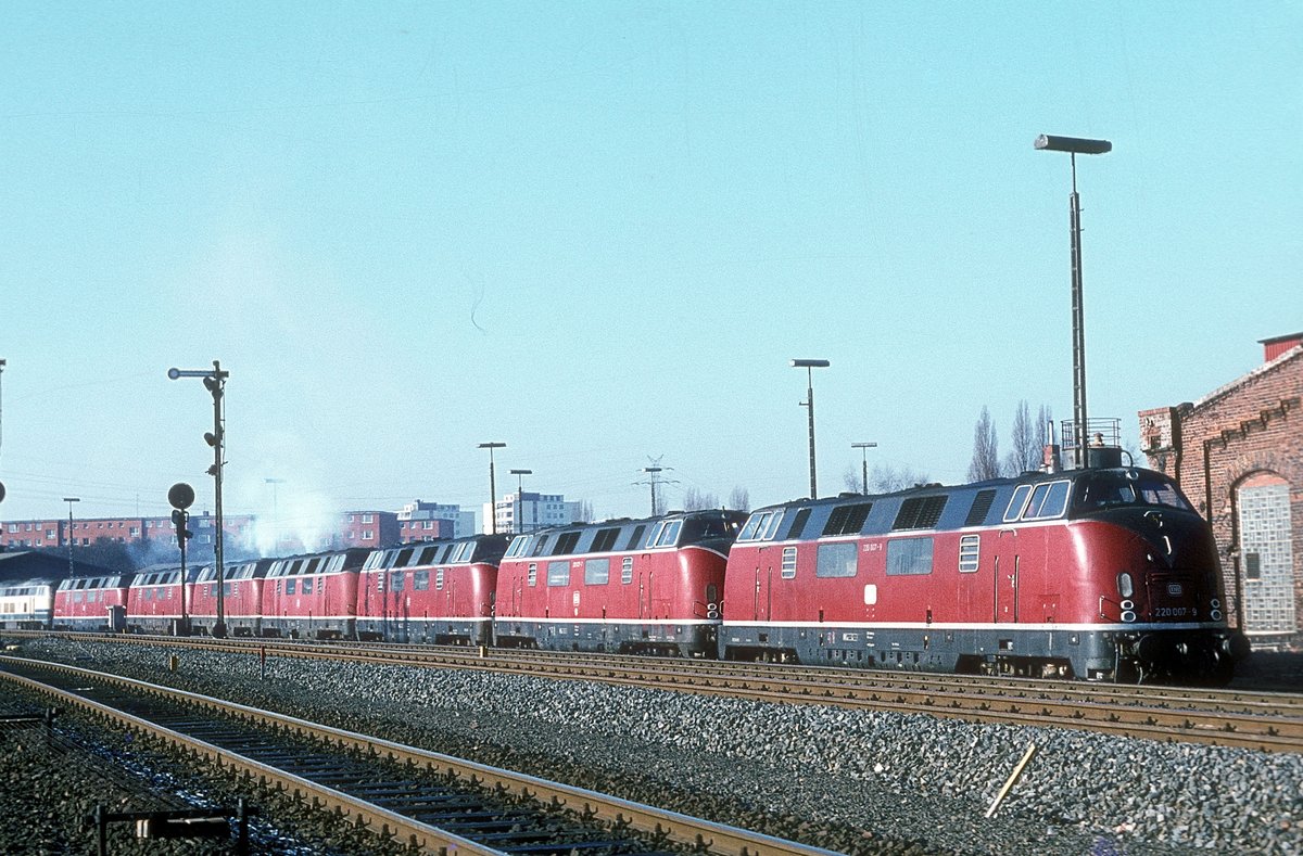 220 007  Lübeck  20.02.82