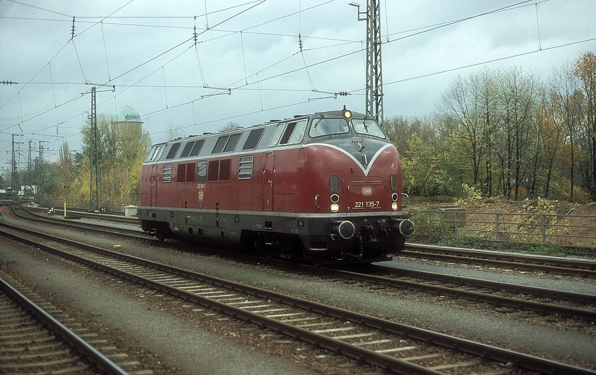  221 135  Karlsruhe  Hbf  13.11.04