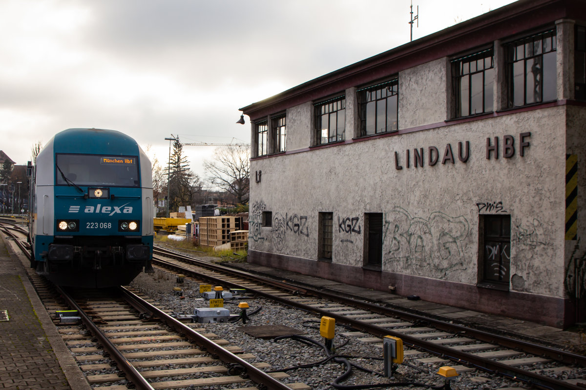 223 068 beim Rangieren in Lindau Hbf. Nun ein Bild aus vergangenen Zeiten. 27.11.20