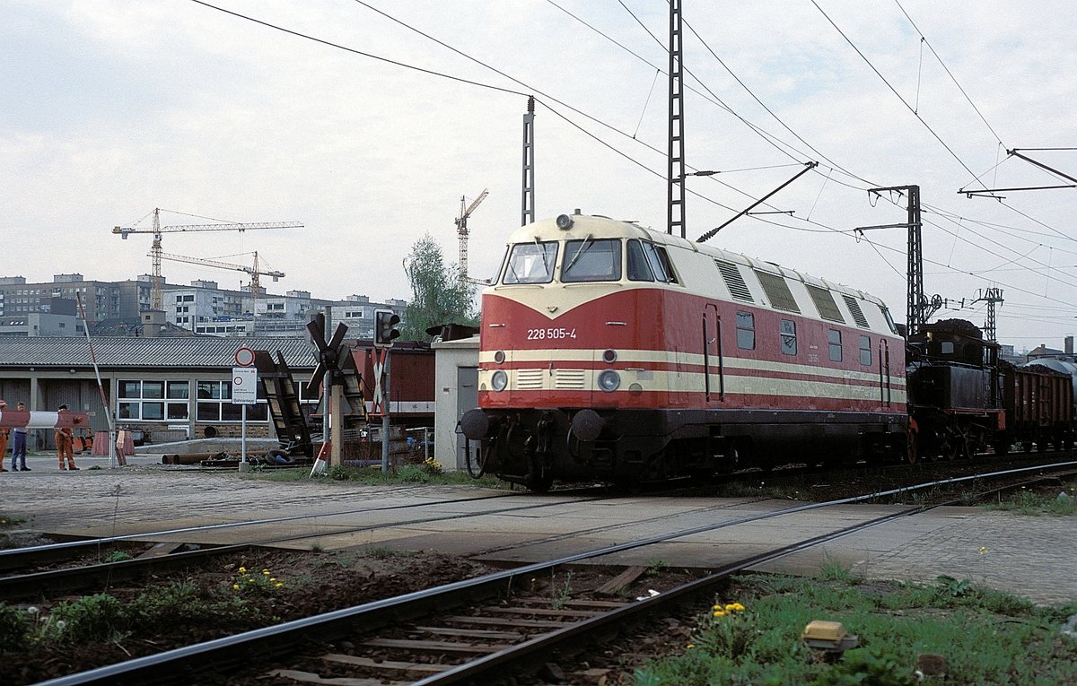  228 505 + 91 134  Dresden  05.05.97