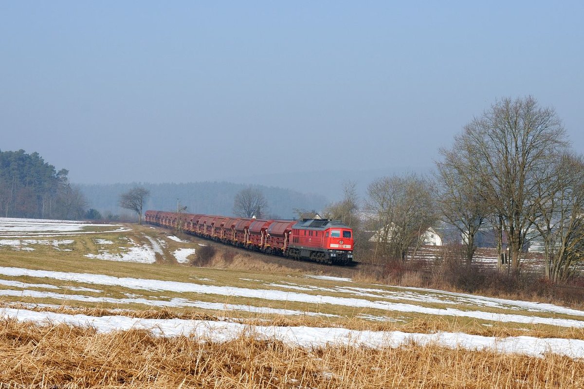  233 525 (92 80 1233 525-5 D-DB) mit Güterzug GC48385 am 16.02.2017 bei Sulzbach-Rosenberg