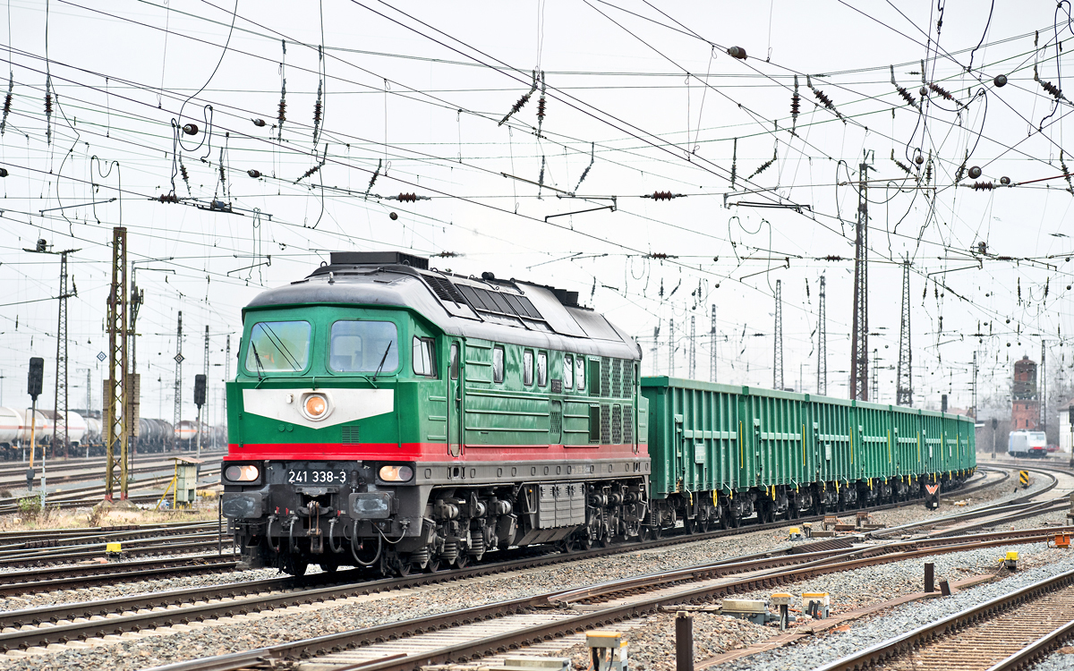 241 338-3 in Weissenfels.Bild 15.2.2018