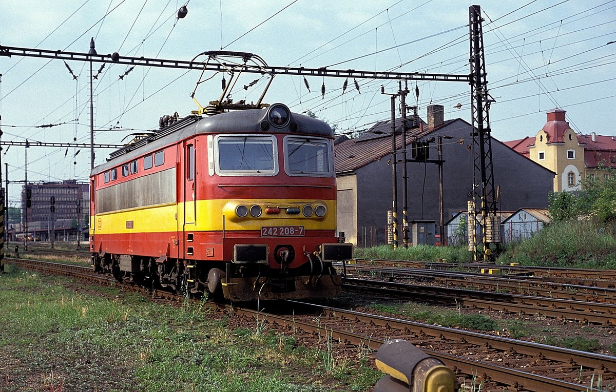 242 208  Cheb  26.05.92