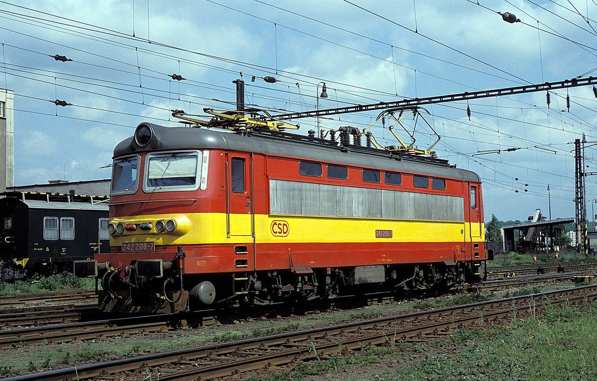  242 208  Cheb  28.05.92