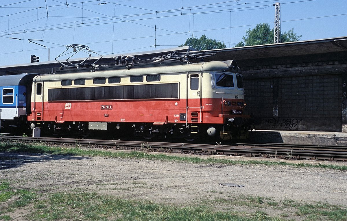  242 243  Brno - Zidenice  18.05.11