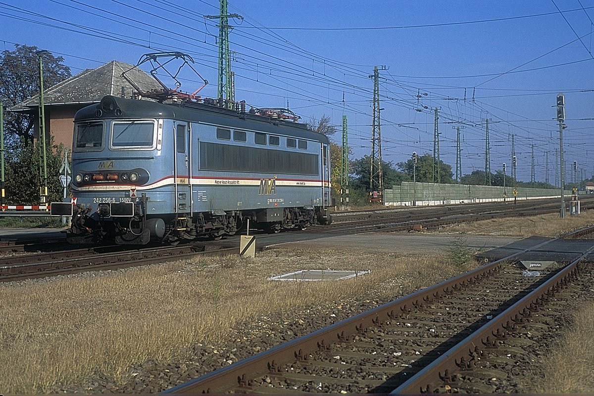 242 256  Szajol  16.10.19