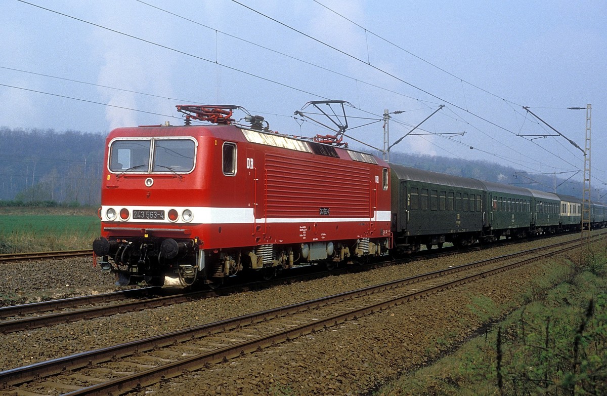   243 563  bei Neukiritzsch  05.04.90