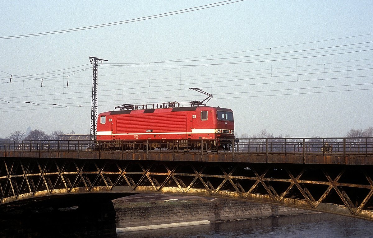 243 883  Dresden  18.05.90