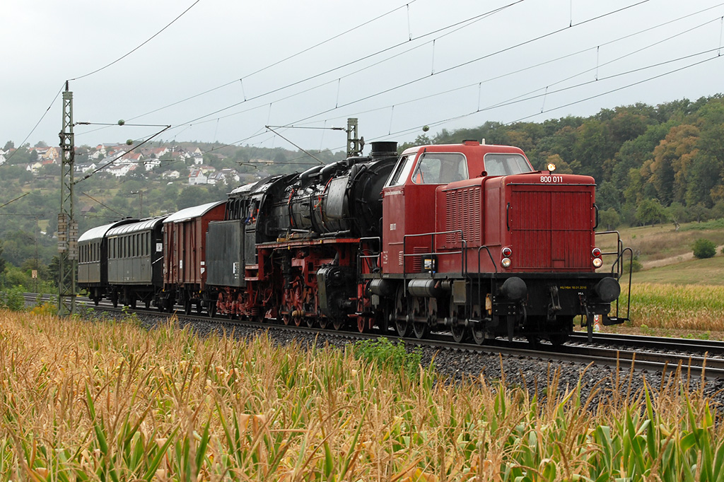 25.08.2018 Streckenabschnitt Uhingen 800 011 mit 44 1315 auf dem Weg an ihren neuen Bestimmungsort nach Göppingen