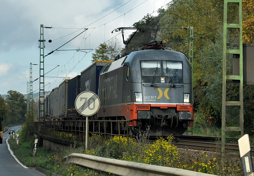 252 517  Fitzgerold  Güterzug bei Bad Hönningen - 24.10.2013