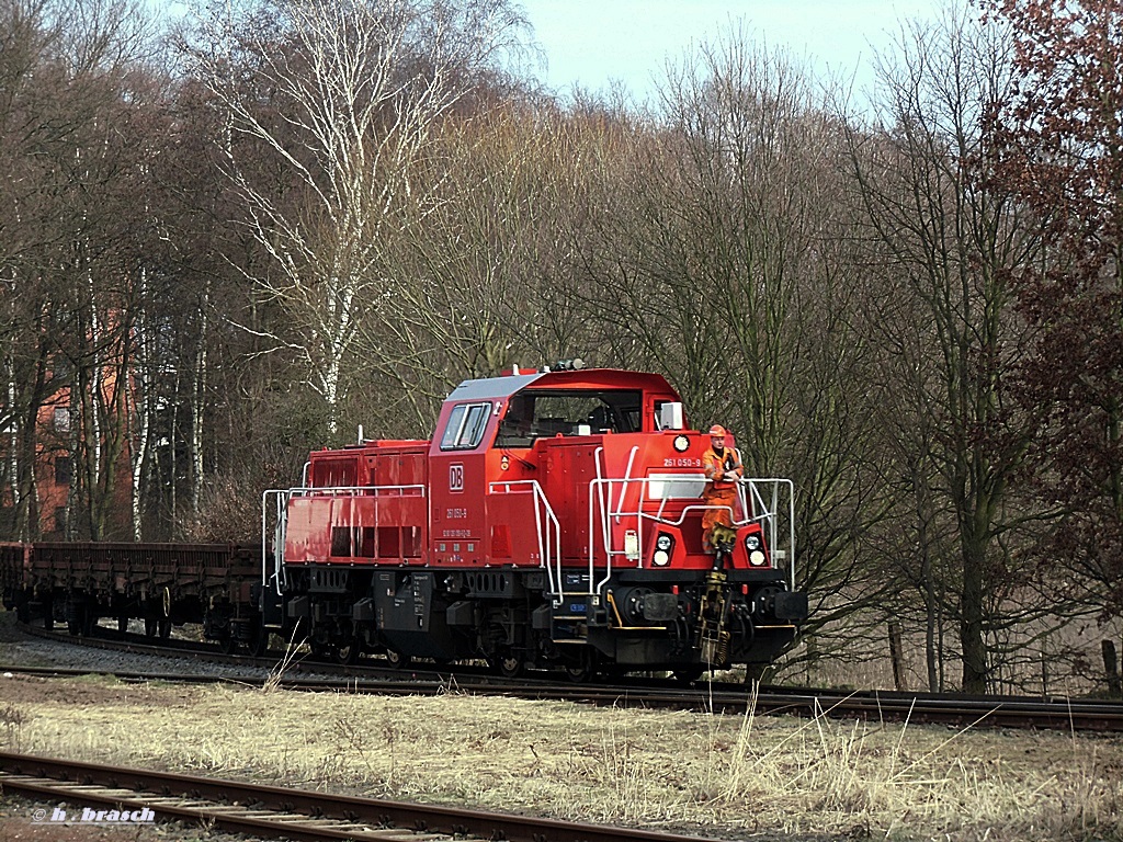 261 050-9 fuhr mit einen ganzzug von koops zum bhf glinde am 07.03.14