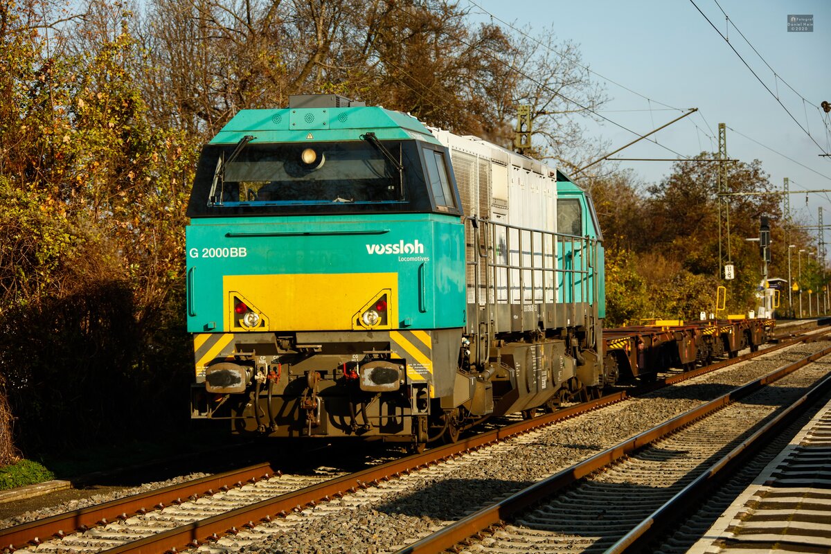 272 405-2 G 2000BB vossloh in Duisburg Rheinhausen Ost, November 2020.