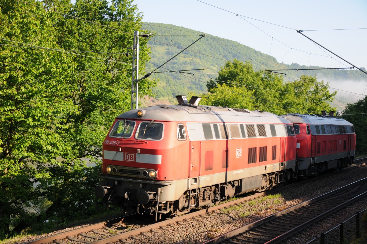 28.05.13 2x BR 218 auf der Moselstrecke bei Neef 