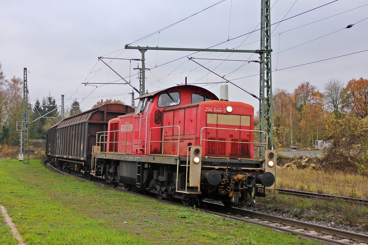 294 646-5 bei der Durchfahrt in Baunatal Guntershausen in Richtung Kassel. 14.11.2014