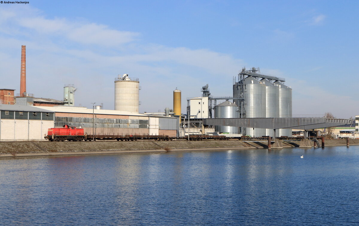 294 665-5 rangiert im Kehler Hafen 1.3.22