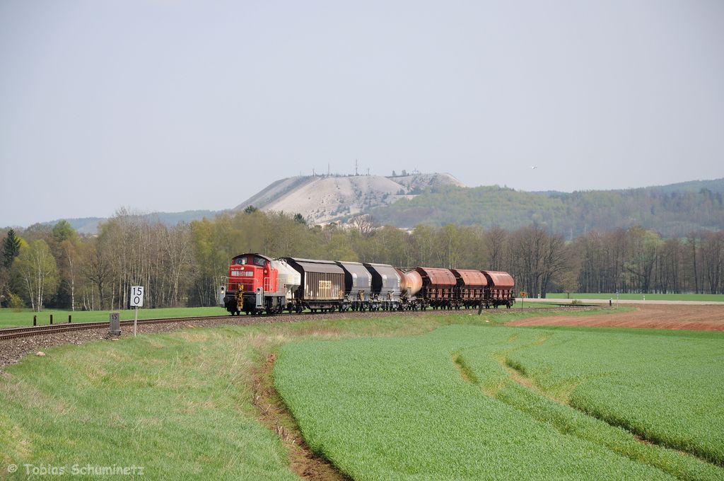 294 729 (98 80 3294 729-9 D-DB) mit EK56937 am 26.04.2013 in Hirschau (Strecke Amberg - Schnaittenbach)