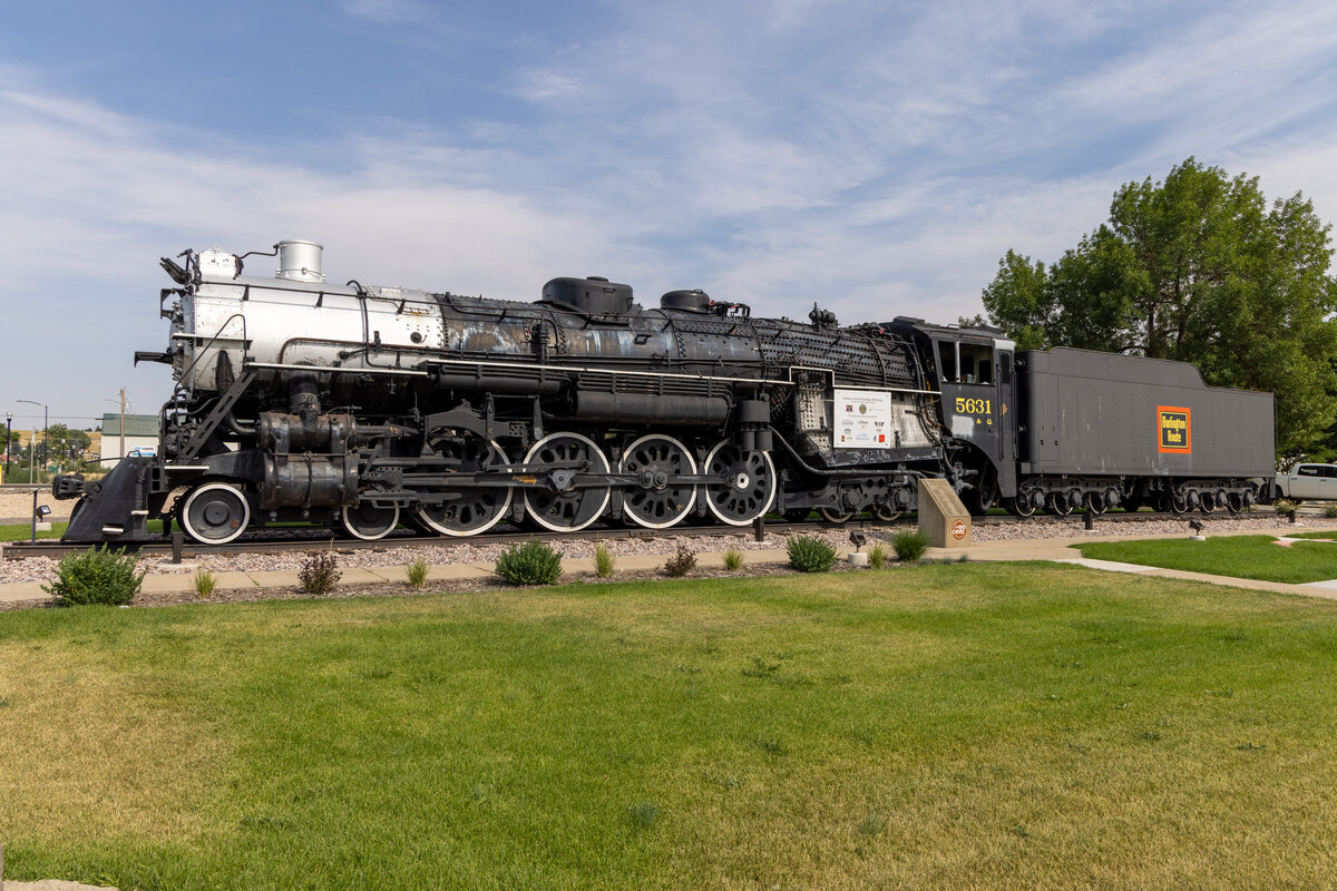 3. August 2024 - Sheridan, Wyoming. Museumslokomotive 4-8-4 der ehemaligen Gesellschaft Chicago, Burlington & Quincy Railroad. Baujahr 1940