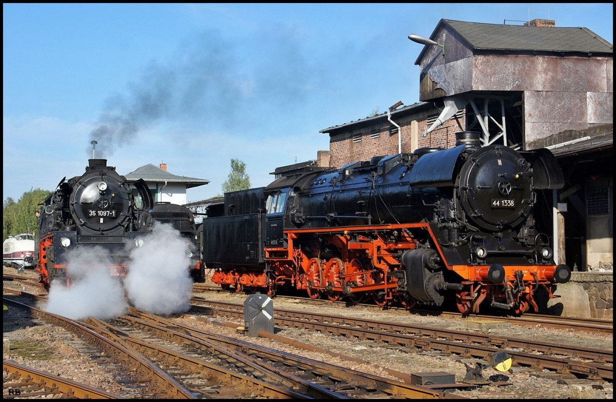 35 1097 und 44 1338 in Chemnitz-Hilbersdorf. Aufgenommen am 14.09.2013.