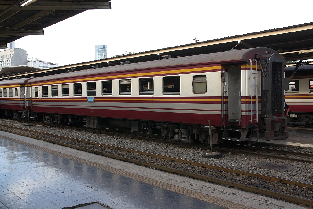 บชส. 1224 (บชส. =BTC./Bogie Third Class Carriage) am 05.Dezember 2024 in der Hua Lamphong Station.