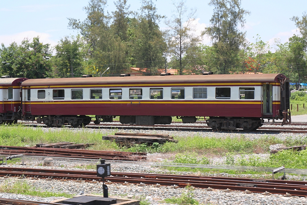 บชส. 1336 (บชส. =BTC./Bogie Third Class Carriage) am 19.Mai 2018 in der Sila At Station.