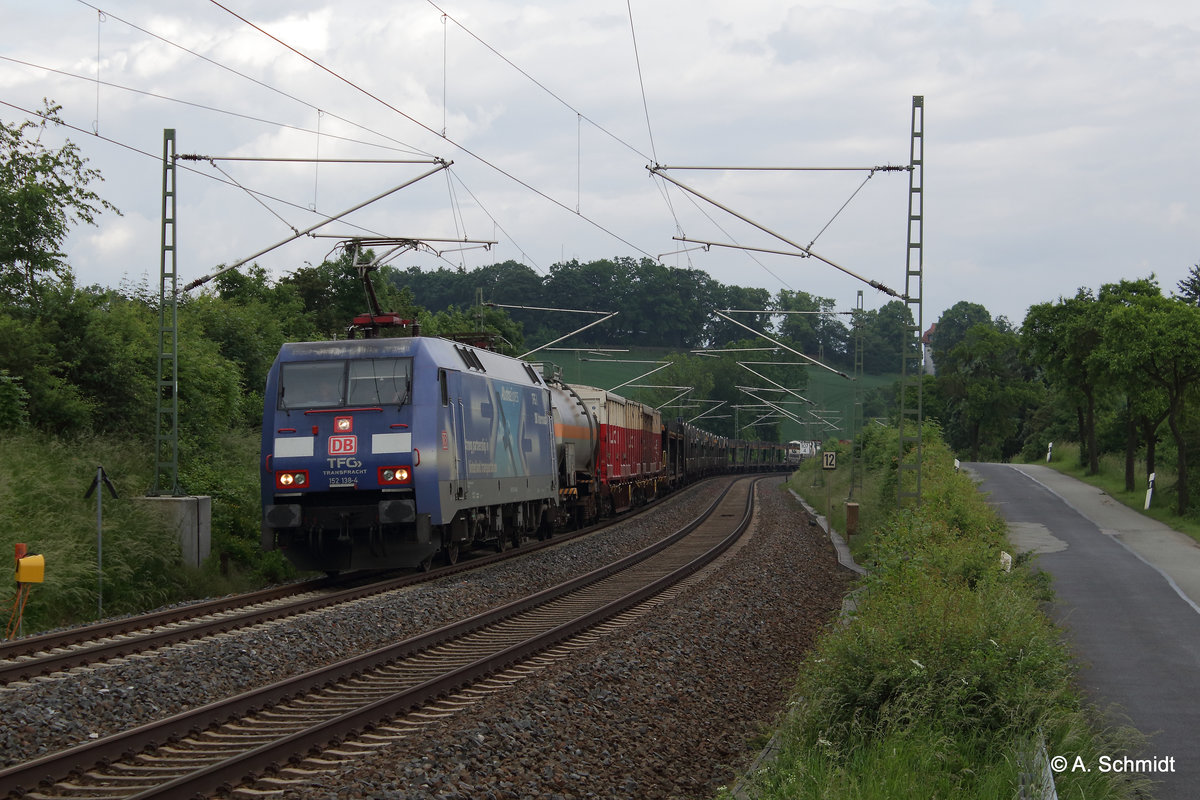  3.6.2016 der EZ 51724 mit Albatros 152 138-4 auf dem Weg nach Seddin. Hier bei Jockeda aufgenommen. 