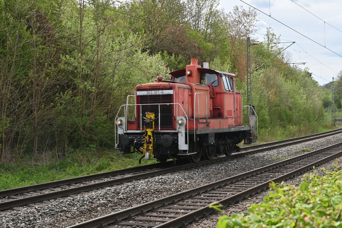 363 187-6 in Neckargerach gen Heidelberg fahrend am 4.5.2021