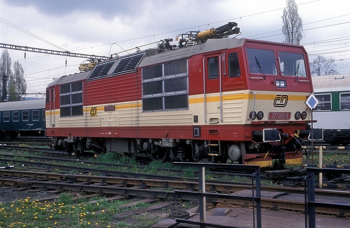 371 001  Decin  19.04.98