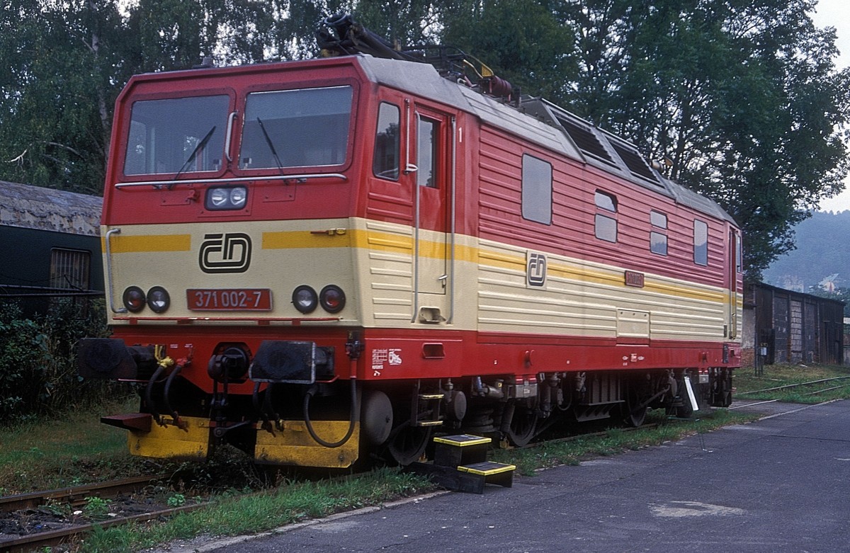  371 002  Decin  25.05.99