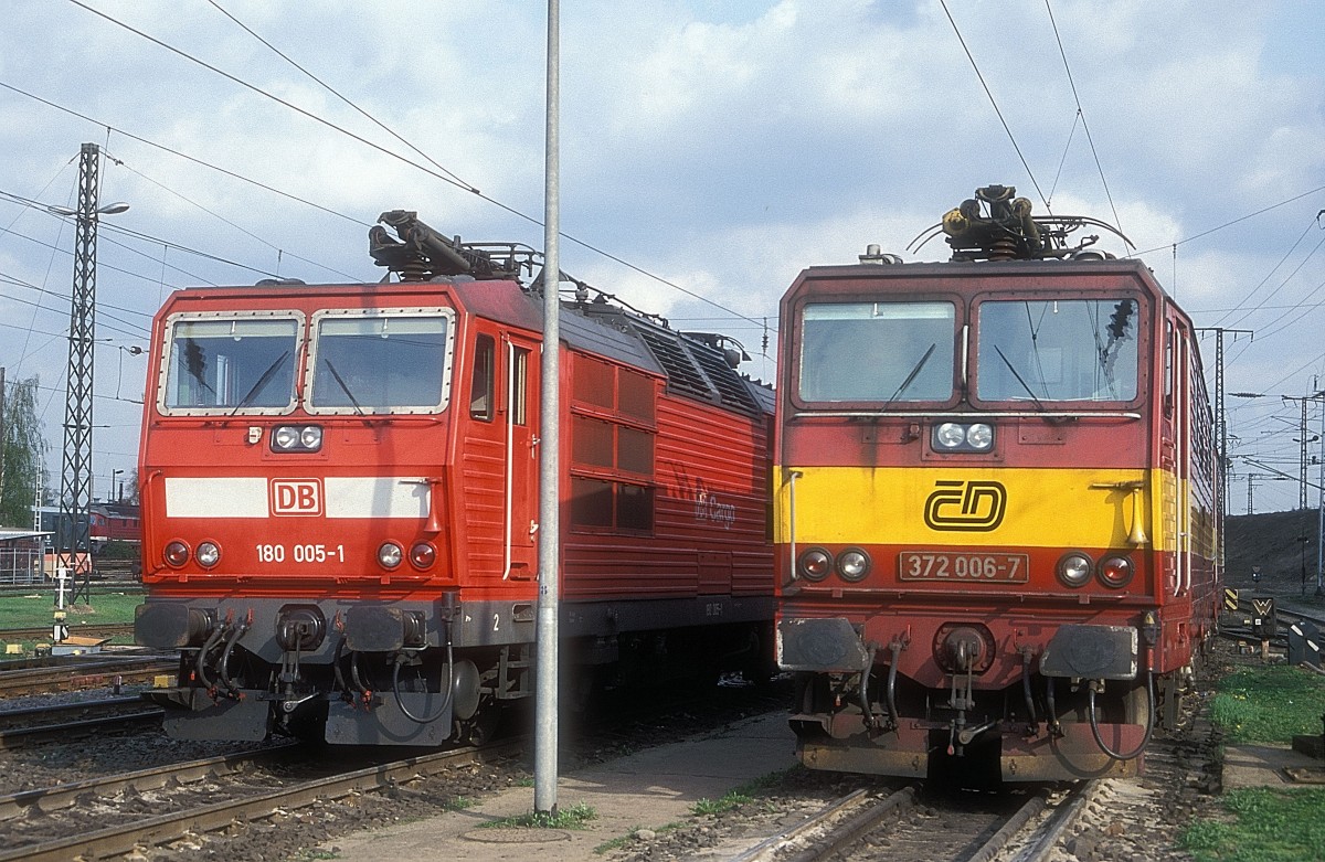  372 006 + 180 005  Dresden - Friedrichstadt  xx.06.99