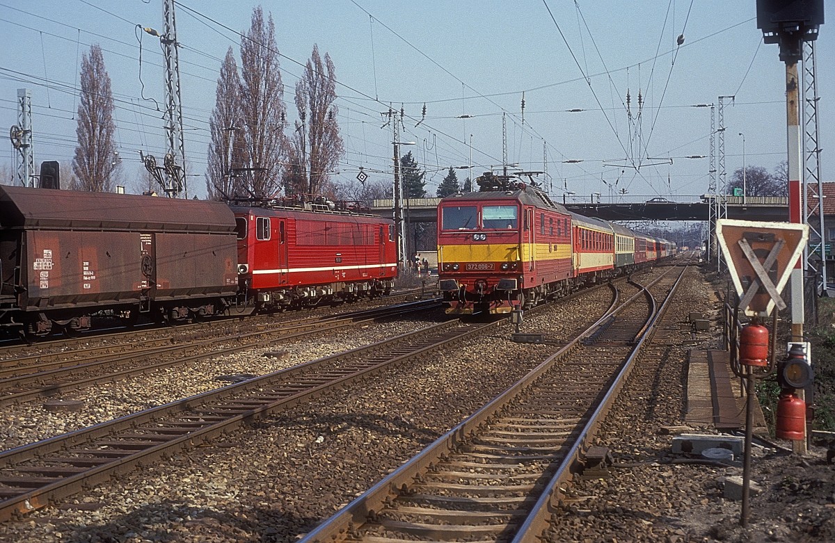  372 006  Elsterwerda  08.04.92