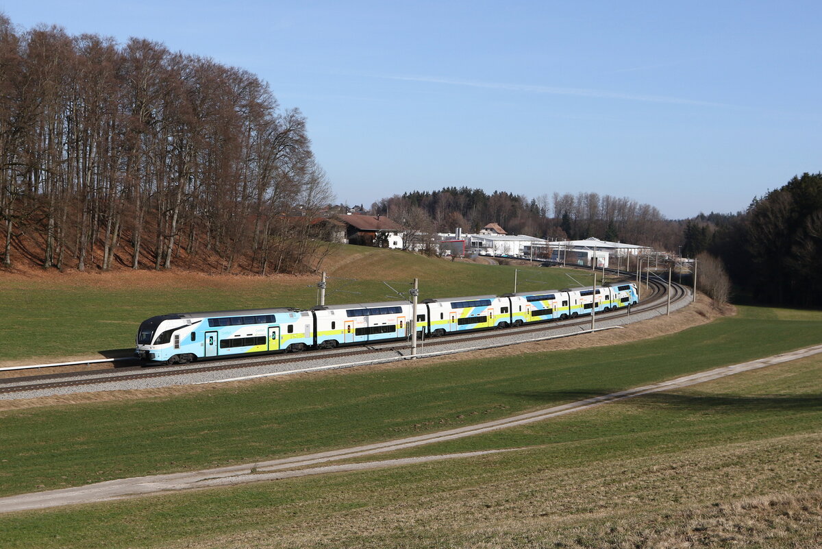 4010 030 aus Wien kommend am 5. Februar 2024 bei Axdorf im Chiemgau.
