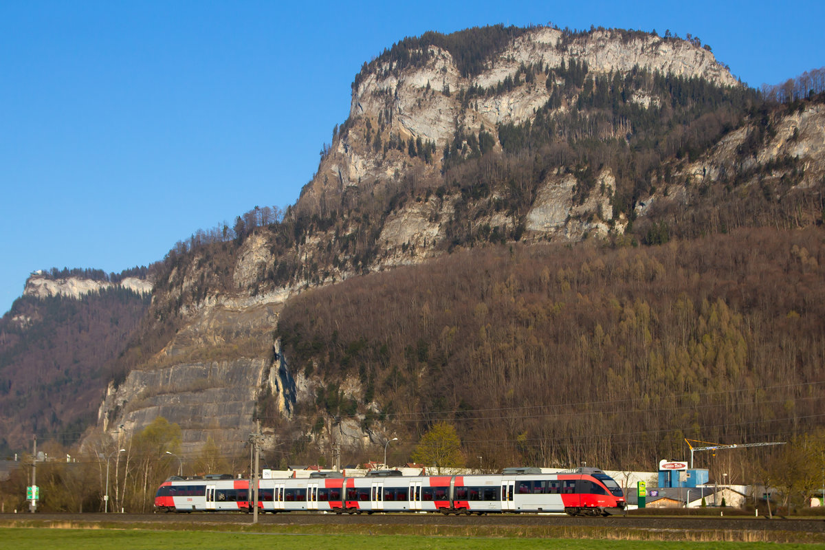 4024 017-8 zwischen Hohenems und Dornbirn. 1.4.20