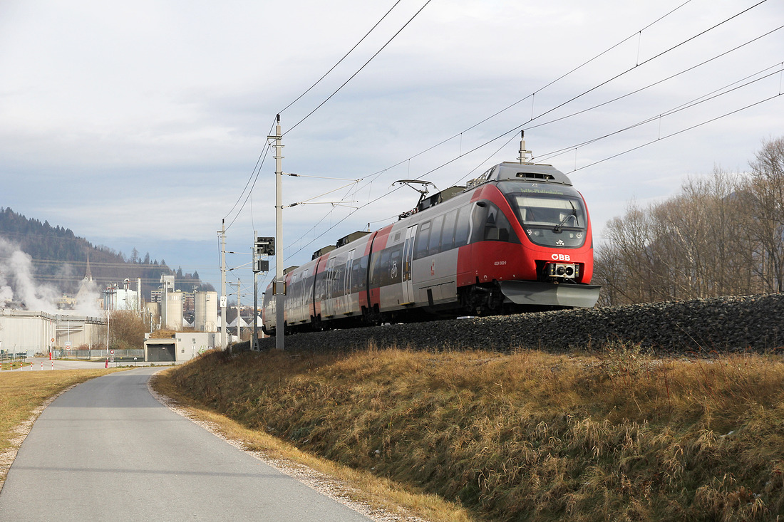 4024 069 als S 1 von Kufstein nach Telfs-Pfaffenhofen, dokumentiert am 11. Dezember 2016 in Jenbach.