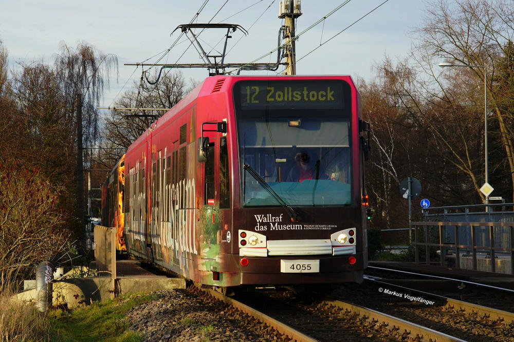 4055 auf der Neusser Straße am 31.12.2013.