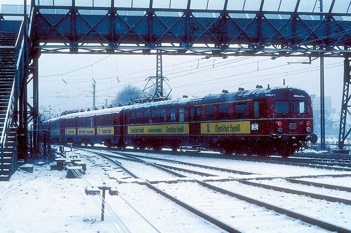 425 403  Tübingen  28.12.76