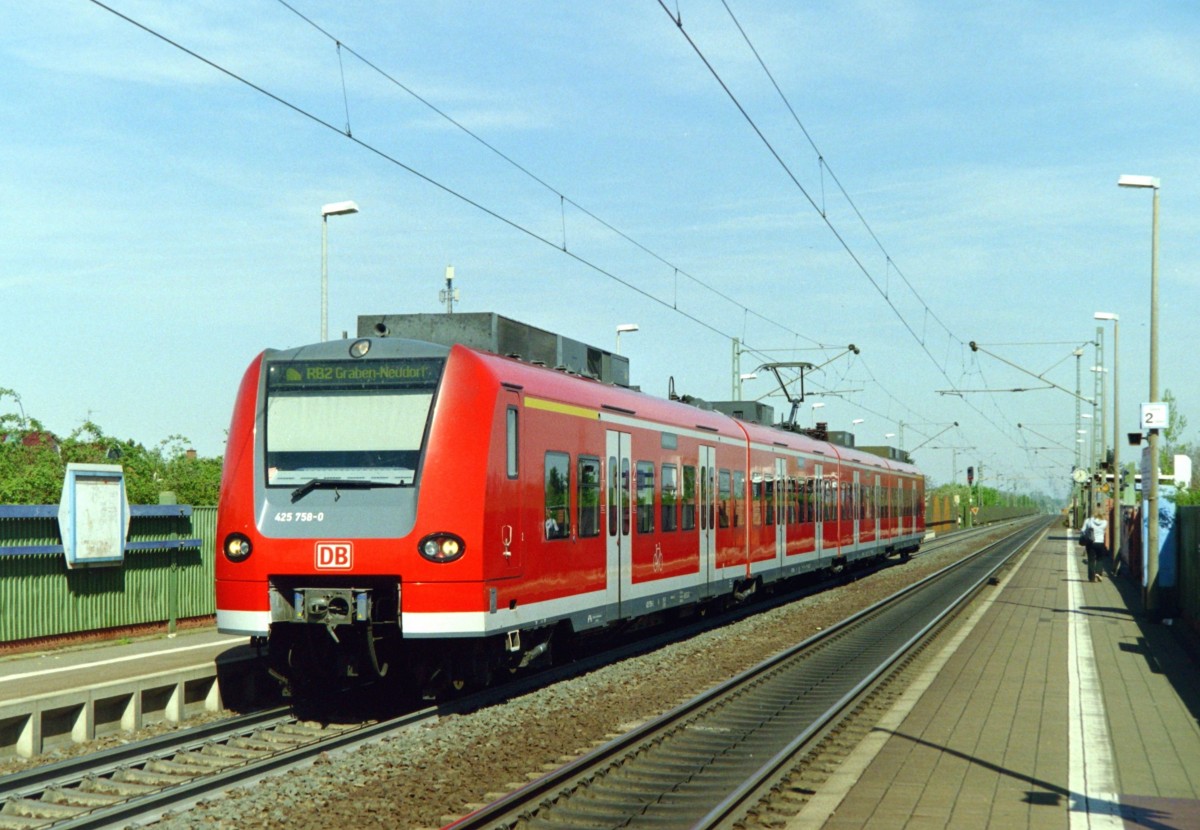 425 758 als RB 18667 (Biblis–Graben-Neudorf) am 16.04.2007 in Brstadt