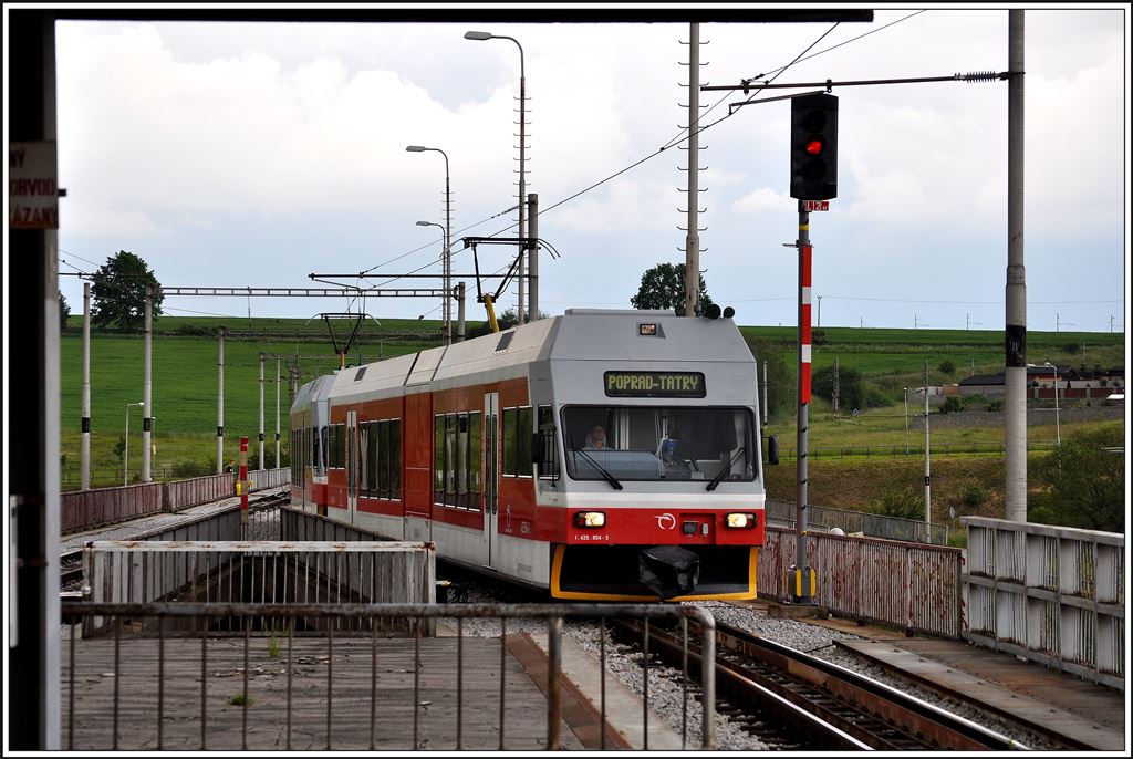 425.954-5 und ... in Porad-Tatry. (03.06.2014)