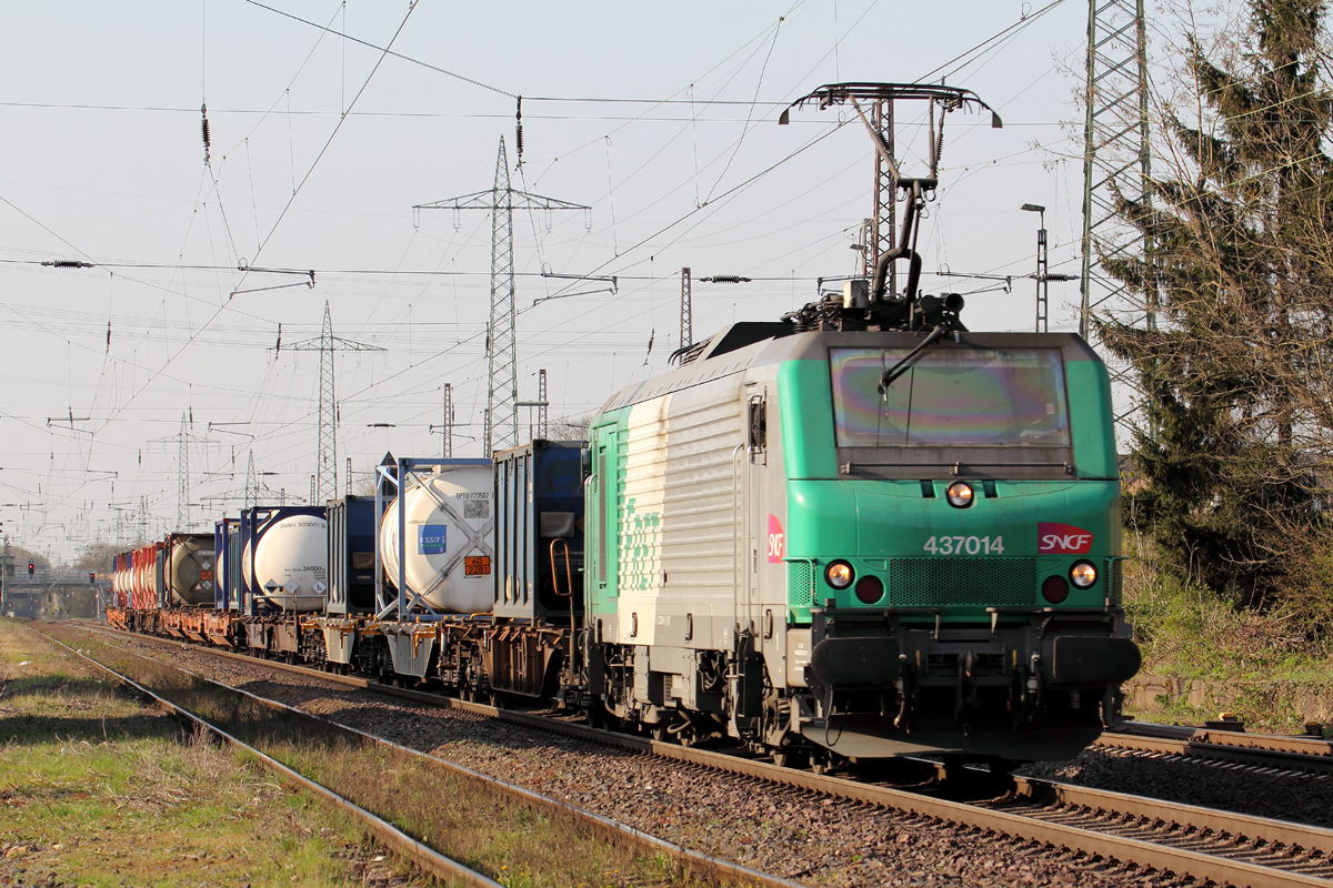 437014 durchfährt Ratingen-Lintorf 14.3.2015