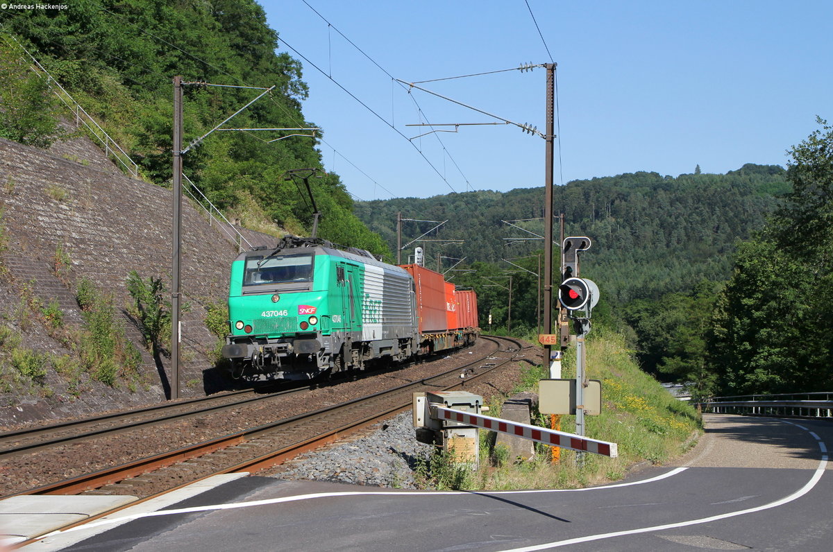 437046 mit dem 47909 (Basel SBB RB-Y.Schijn) bei Hofmuhl 30.6.18