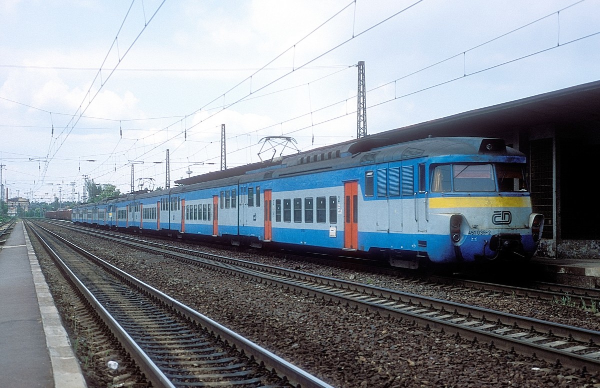  451 039  Uvaly  22.05.98