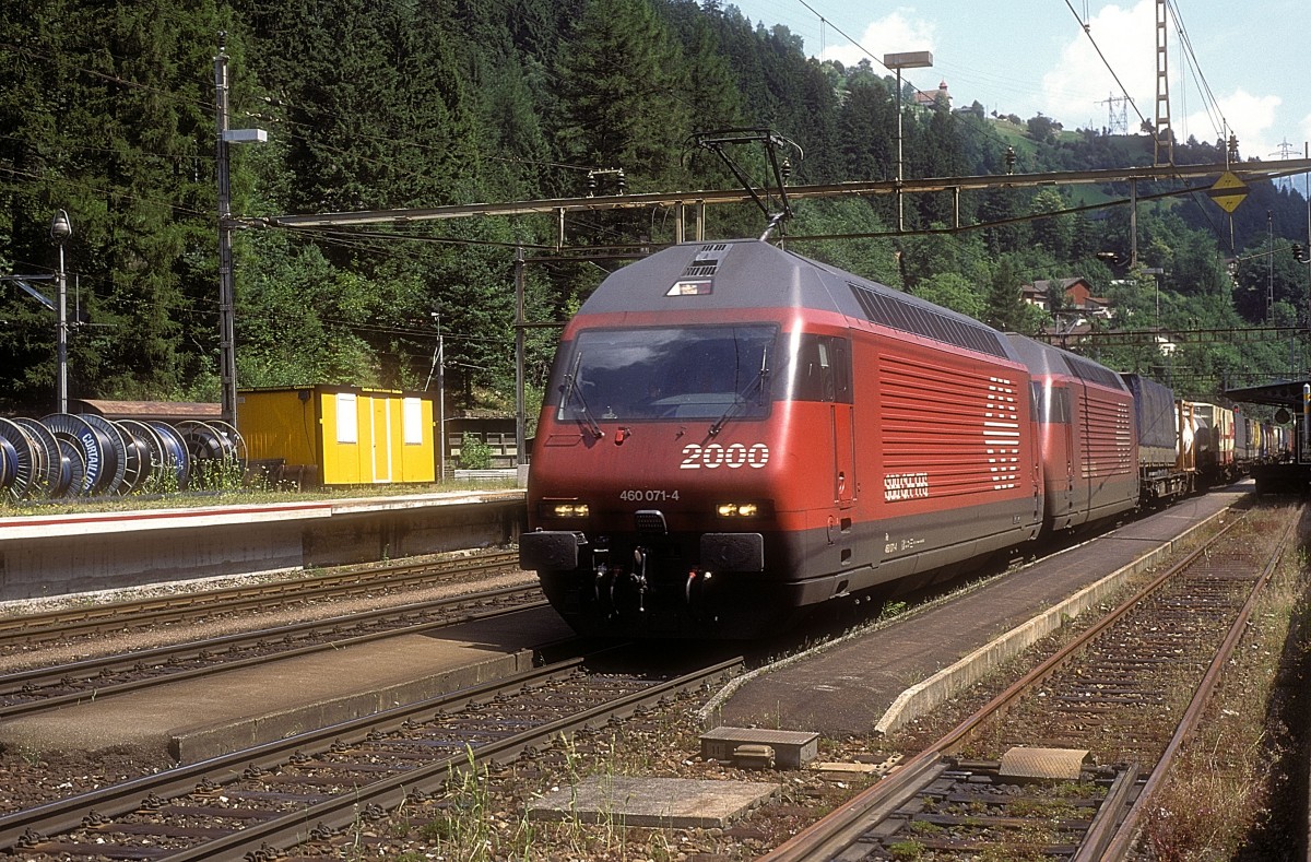  460 071 + 460 093  Gurtnellen  21.07.95