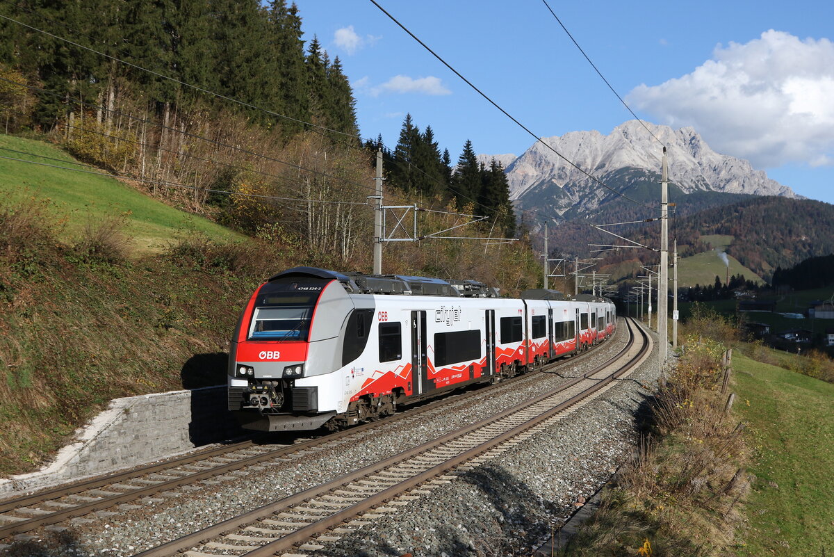 4748 026 aus Kochfilzen kommend am 29. Oktober 2024 bei Pfaffenschwend.