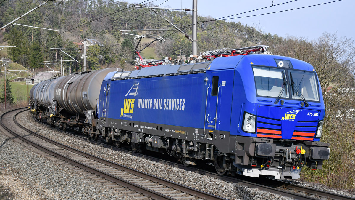 475 901 mit einem Kesselzug unterwegs in Richtung Basel, aufgenommen in Villnachern AG am 09.03.2021.