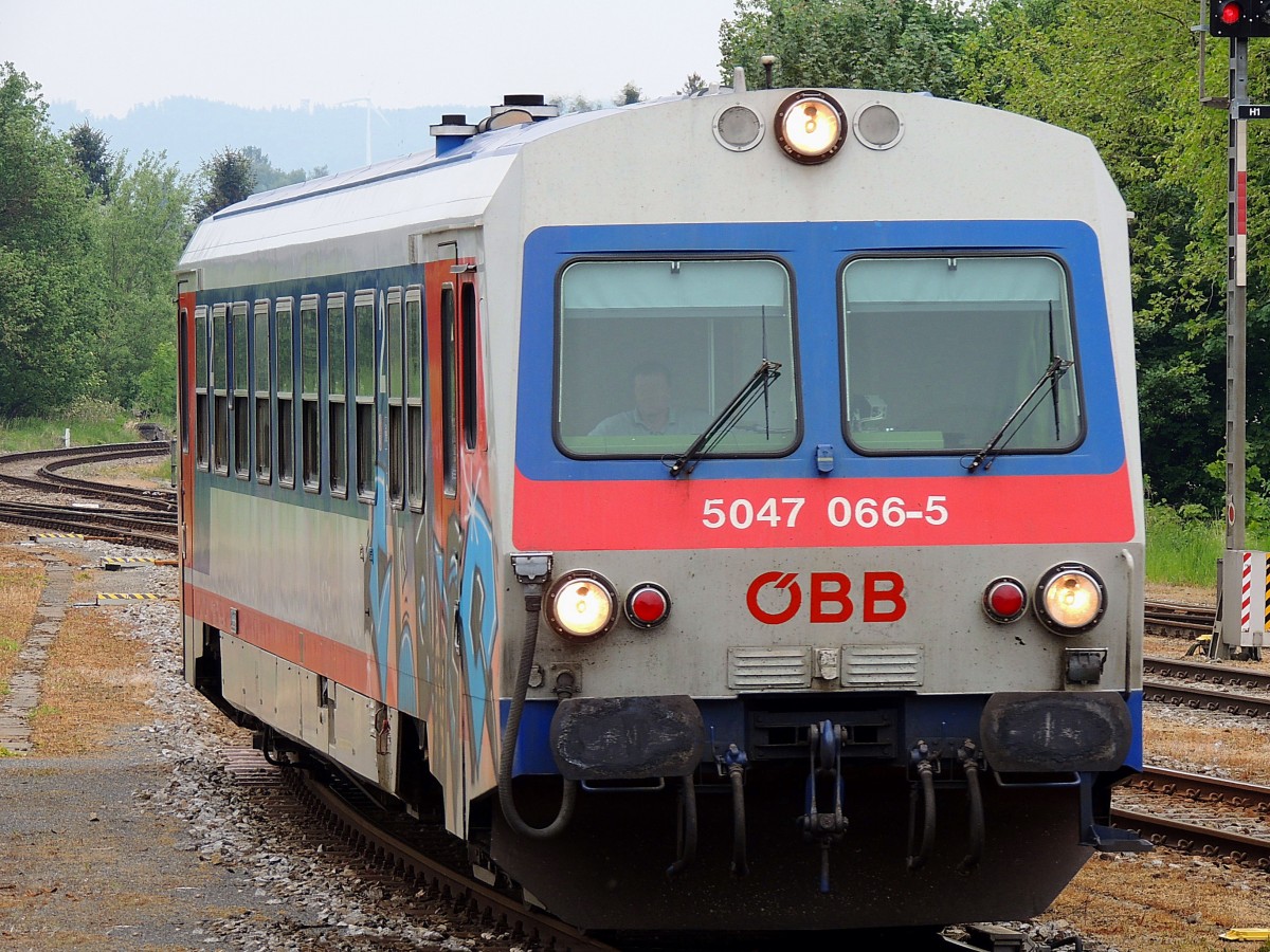 5047 066-5, als R3475 bei der Osteinfahrt Bhf. Ried; 150515