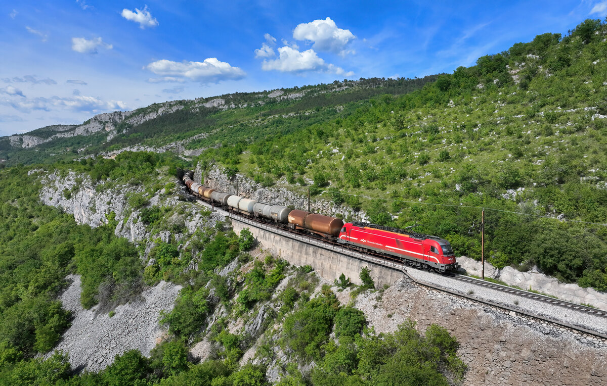 541 005 mit einem Kesselzug am 11.05.2024 bei Zanigrad.