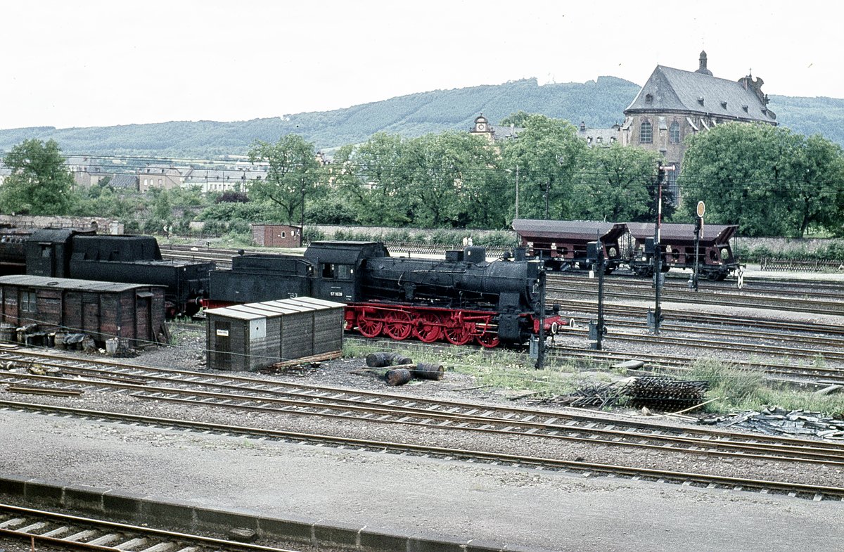 57 1028  und eine 42'er  abgestellt 