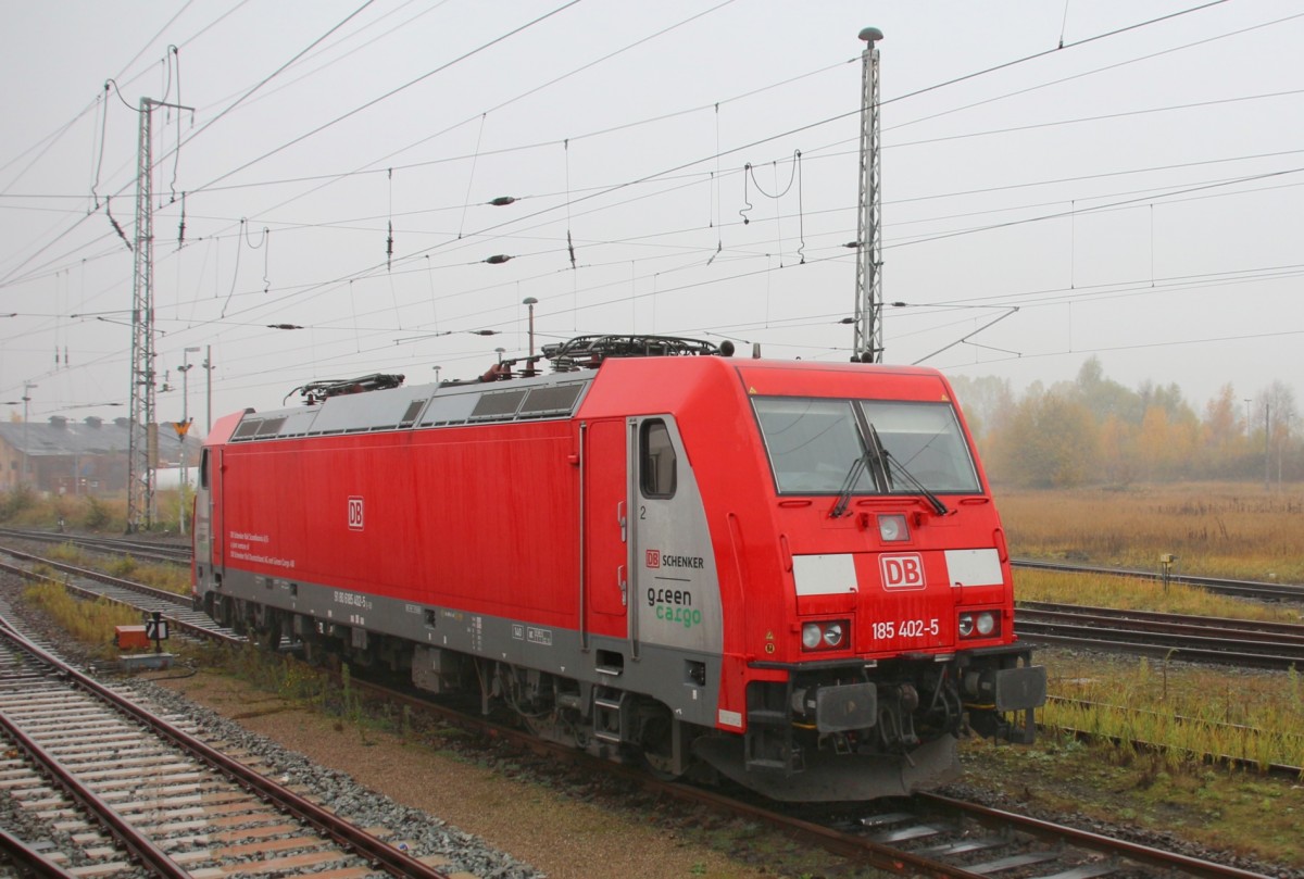 6.11.15 Stralsund Hbf. 185 402  Green Cargo  aus EC 379 aufgenommen.