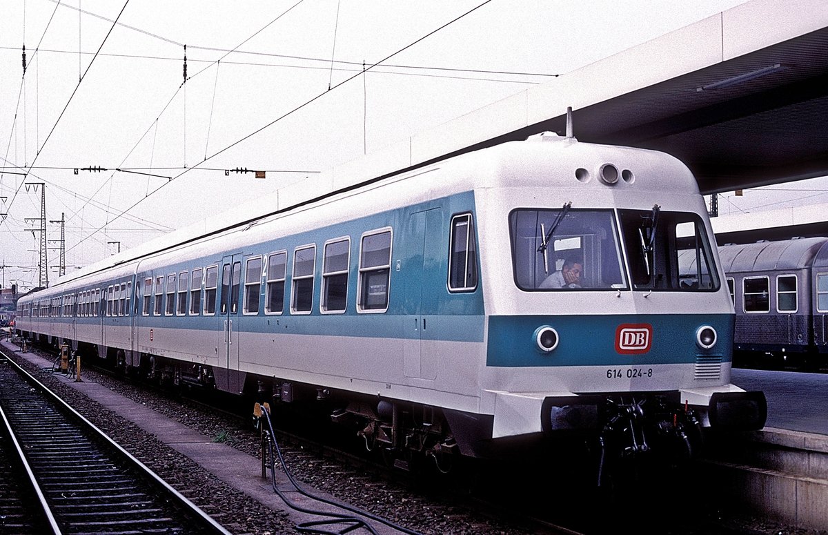  614 024  Nürnberg Hbf  xx.09.87